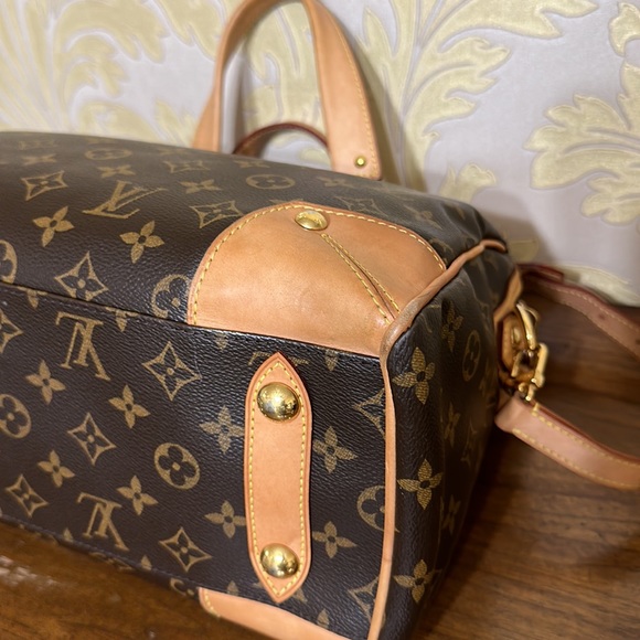 Louis Vuitton Retiro EUC. Comes with bag and receipt - Picture 13 of 17